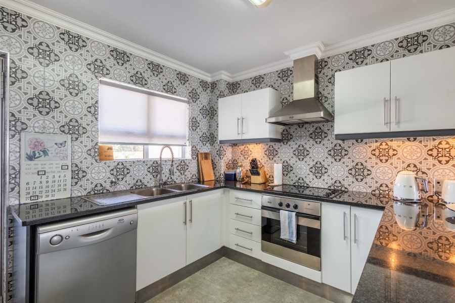 3 Bedroom Property for Sale in Upper Main Street Western Cape